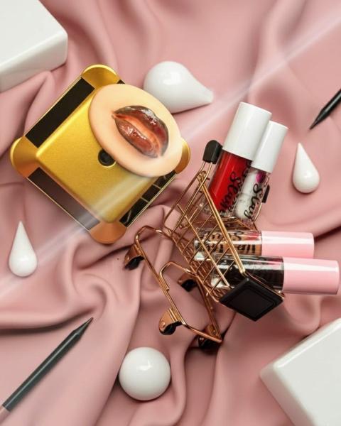 Hydrating Shining Lipglosses